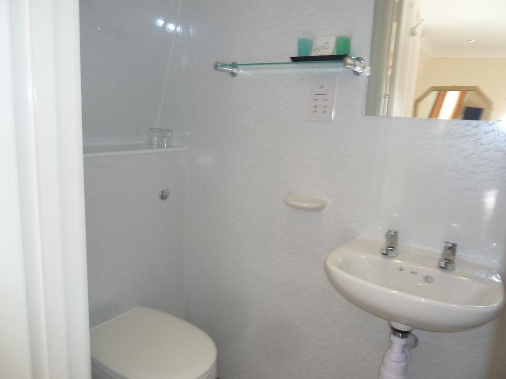 Bayliss Hall Guesthouse Weymouth Esterno foto